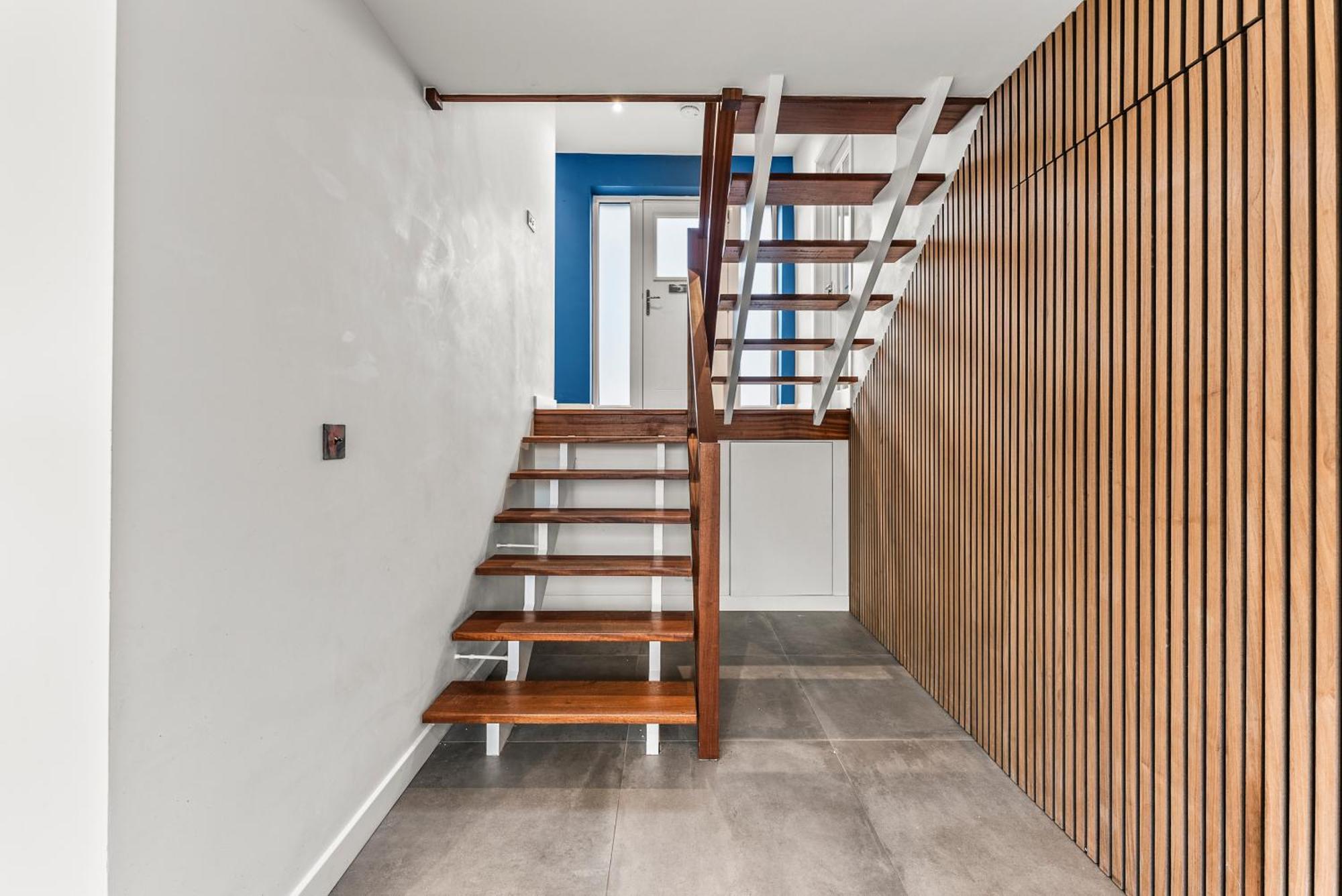 Elegant Retreat In Cheltenham - Garden & Parking Included Exterior photo